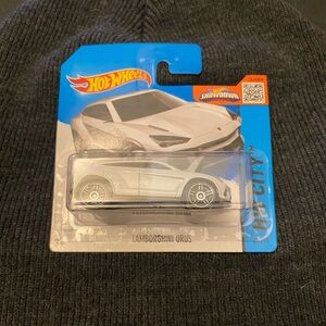 "🥦5/$25🥦" Hot Wheels Lamborghini Urus